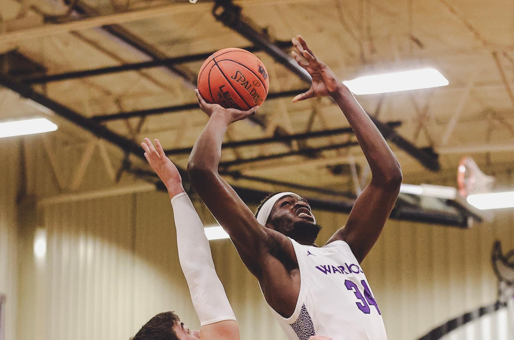 Men's Basketball Opens Conference Play with Win Over Viterbo